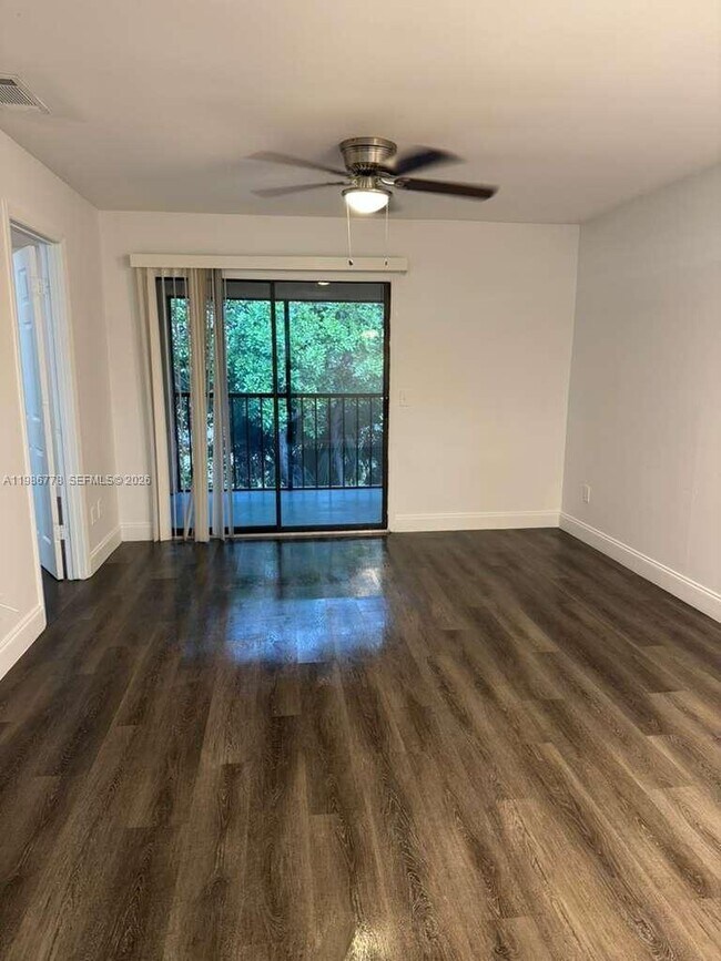 Building Photo - 605 Ixoria Ave