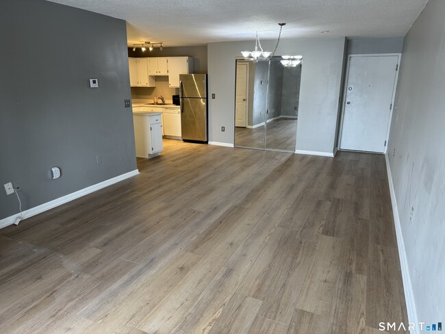 Building Photo - 2202 Harbor View Dr