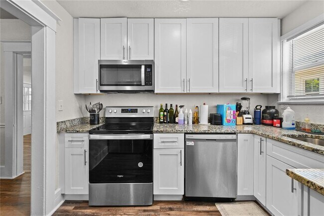 Building Photo - 766 13th Ave S