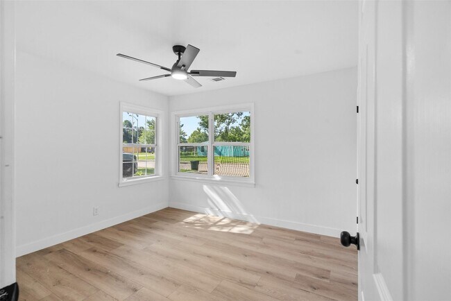 Building Photo - 5023 Cosby St