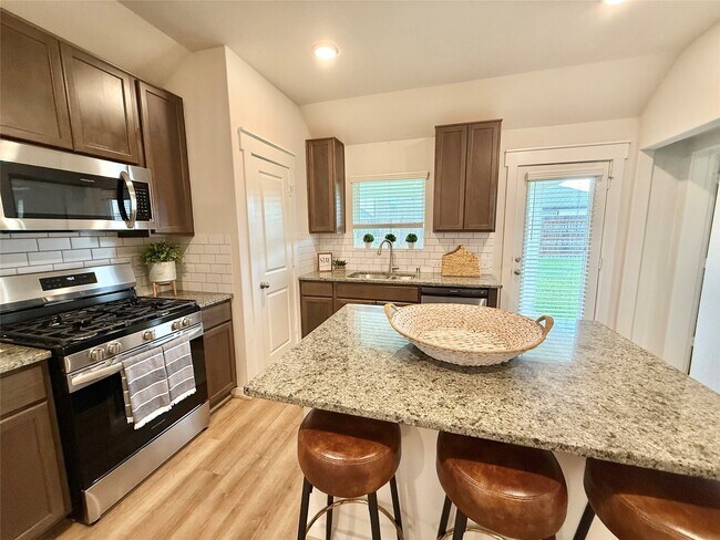 Building Photo - 7534 Coral Ter Dr