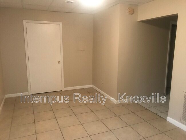 Building Photo - 5611 Lon Roberts Dr