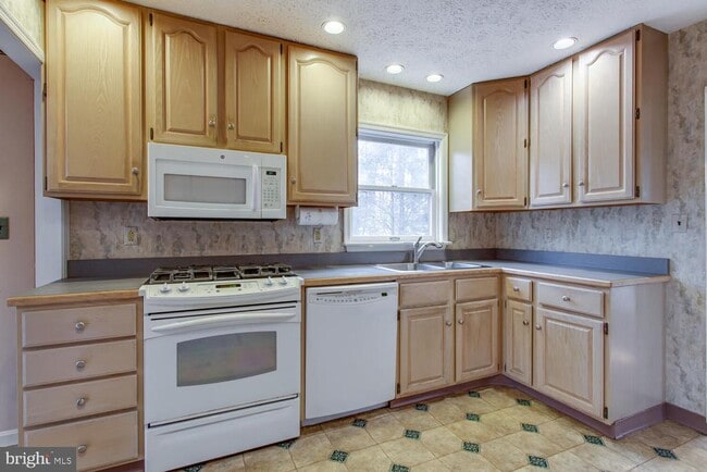 Building Photo - 12225 Tall Pines Ct