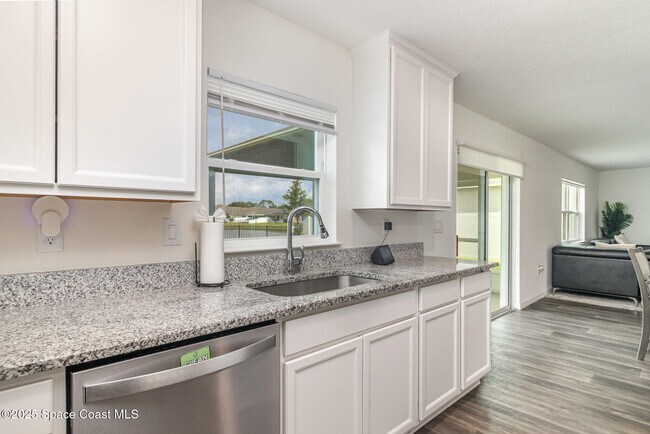 Building Photo - 1043 Corbin Cir SW