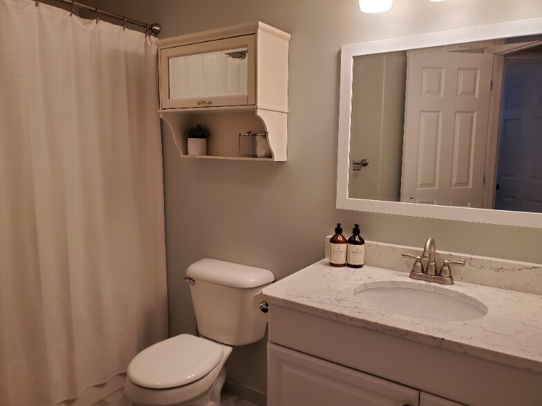 Building Photo - 419 S 3rd St W