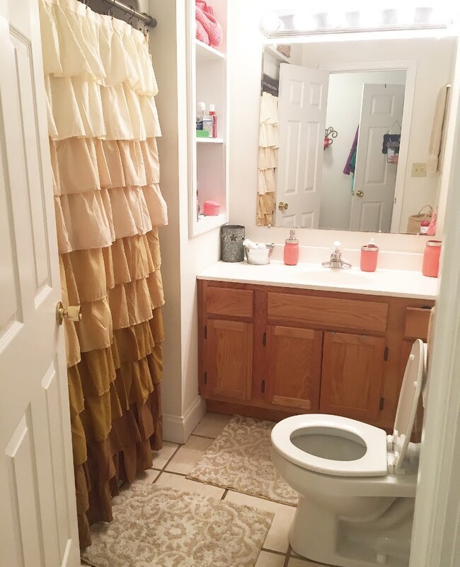 Building Photo - 1618 1st Ave