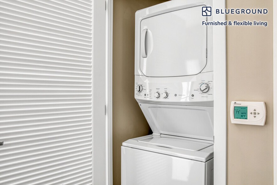 Building Photo - 1 Nashua St