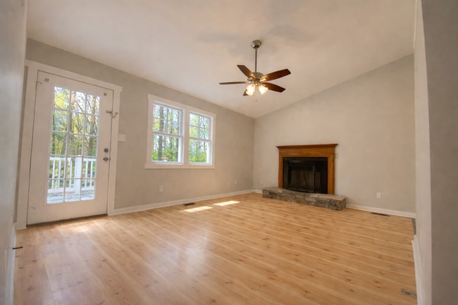 Building Photo - Charming Bungalow in Youngsville