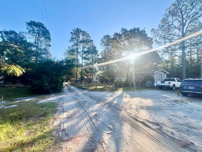 Building Photo - Coming Soon! HWY 421 Studio  15 mintues out of Wilmington, peaceful country life
