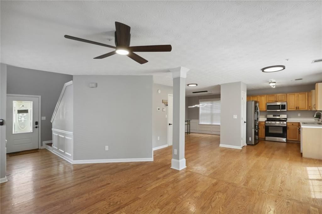 Building Photo - 1328 Glenover Way
