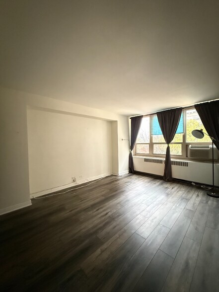 Building Photo - 3950 N Lake Shore Dr