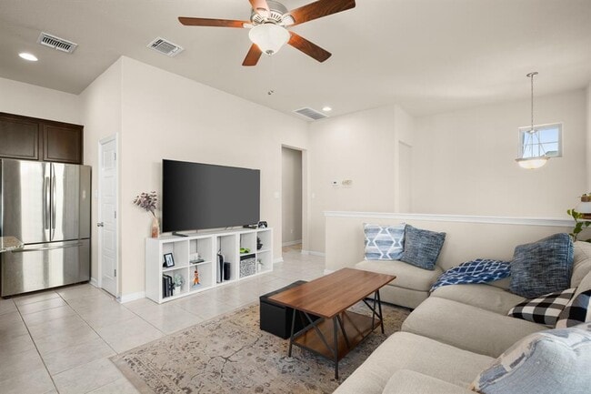 Building Photo - 18101 Pomelo Ln