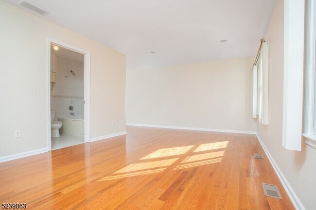 Building Photo - 572 Old Dover Rd