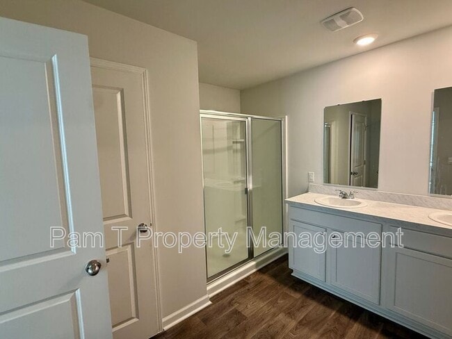 Building Photo - 512 Turpentine Trl