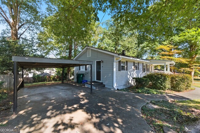 Building Photo - 1003 Valley Dr