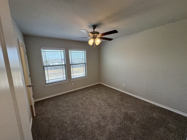 Building Photo - 7615 Stonehollow