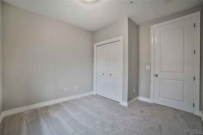Building Photo - 275 Northill Dr