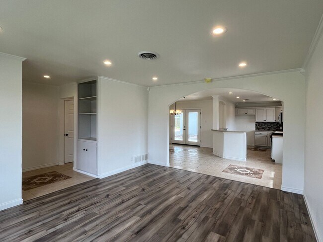 Building Photo - 3 Bedroom 2 Bath in Hopper Subdivision