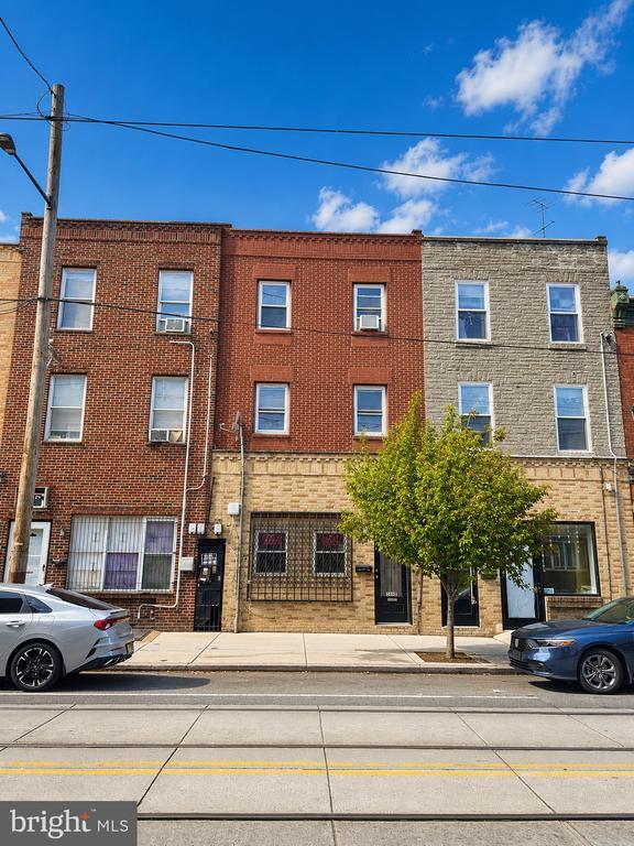 Building Photo - 3060 Richmond St