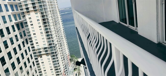 Building Photo - 1200 Brickell Bay Dr