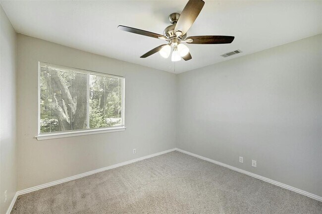 Building Photo - 8903 Piney Point Dr