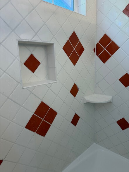 Building Photo - 12621 Victoria Ave