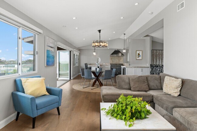 Building Photo - Furnished Oceanview Property