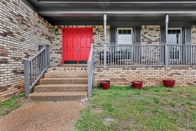 Building Photo - 532 Brentwood Cir