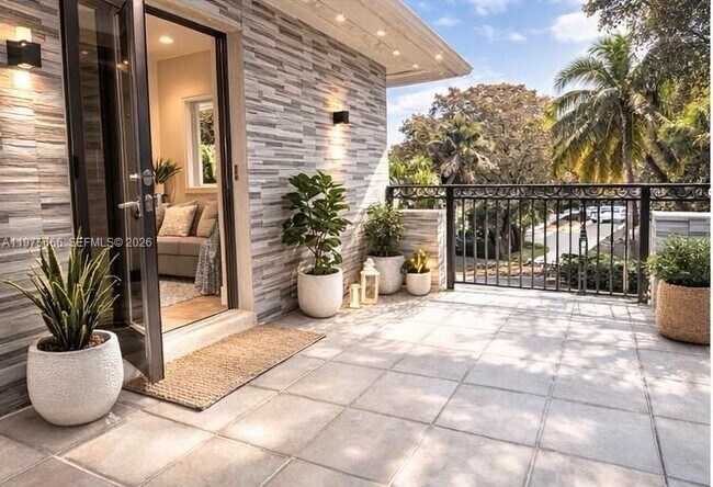 Building Photo - 320 SW 29th Rd