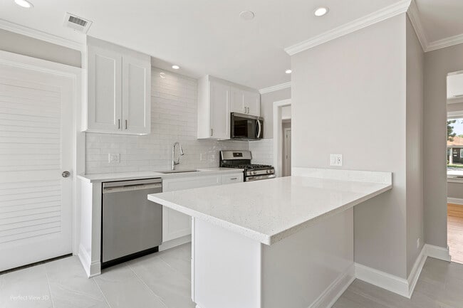 Building Photo - 8331 W Gunnison St