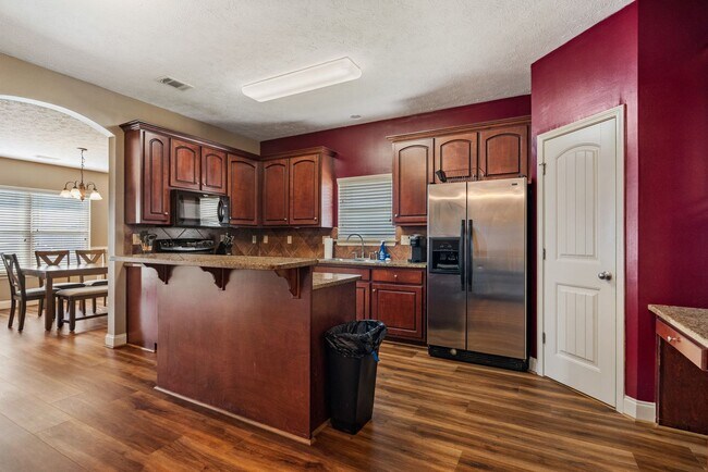 Building Photo - 3 Bedroom, 2 Bath, 1826 Heated Sq Ft Home ...