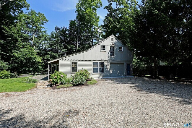 Building Photo - 15 Maple Shade Rd