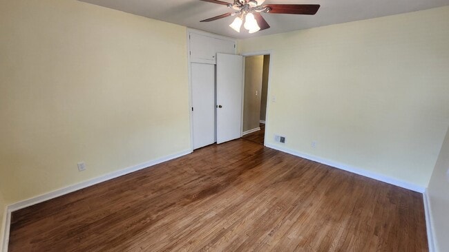 Building Photo - 3 Bedroom, 2 Bathroom House - Available May 1st with early move-in possible!