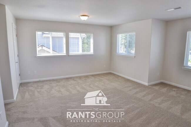 Building Photo - Beautiful  3 bedroom, 2.5 bath, 2-story home in Steilacoom Ridge