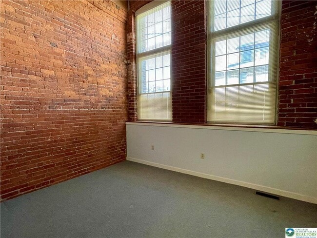 Building Photo - 101 Race St