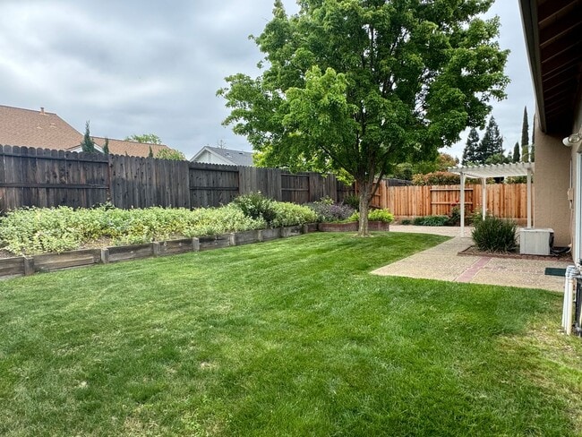 Building Photo - 1422 Lorimer Way