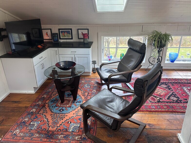 TV Area - 60 Woodard Rd