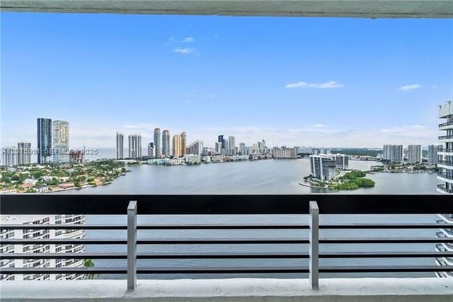 Building Photo - 3530 Mystic Pointe Dr