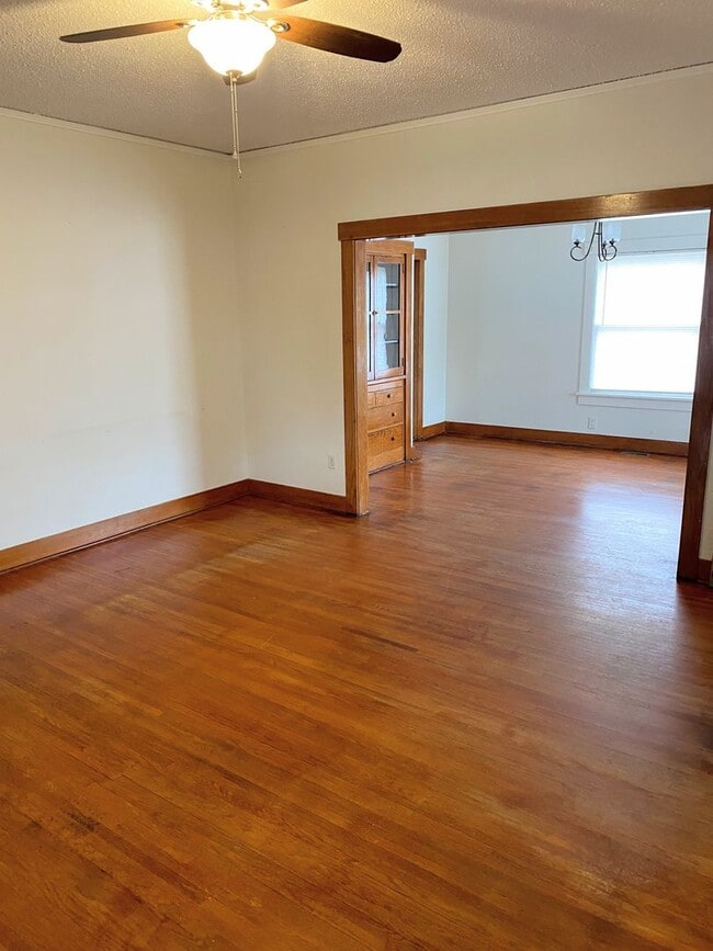 Building Photo - 2 bed, 2 bath home