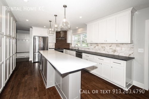 Building Photo - 12020 Ensley Ln