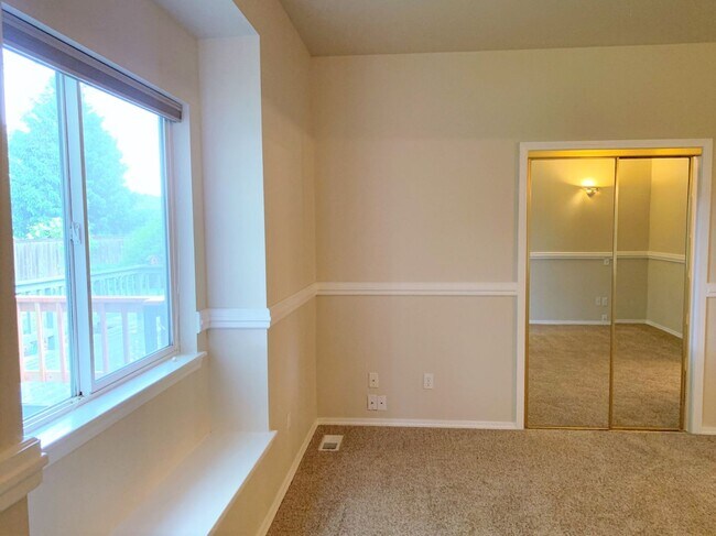 Building Photo - Great 3 bed 2 bath home in downtown Eagle.