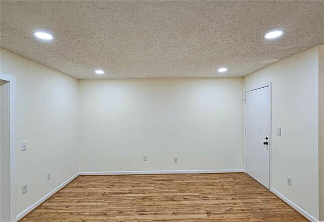 Building Photo - 47 Monet Ct NW