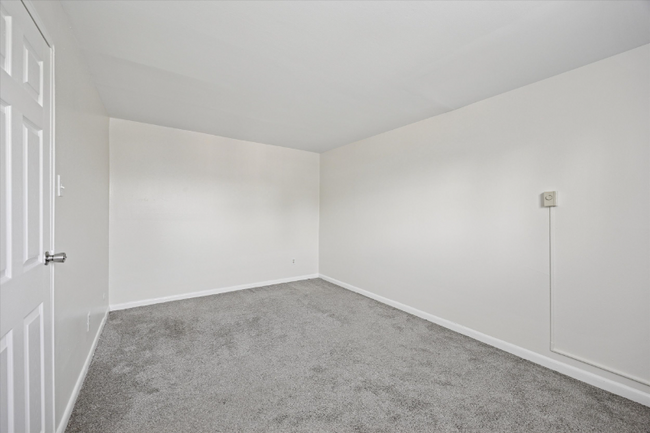 Building Photo - 13659 Philmont Ave