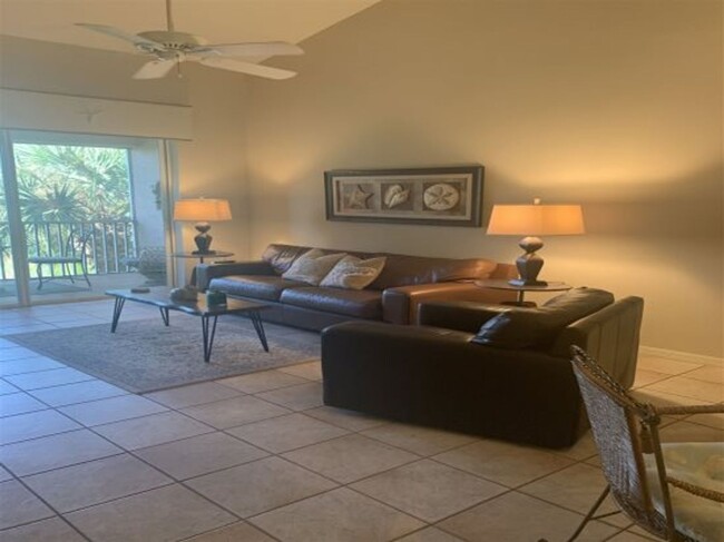 Building Photo - Seasonal Rental in Lexington Country Club