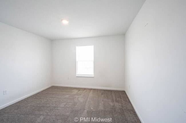 Building Photo - 3975 Fenwick Ln