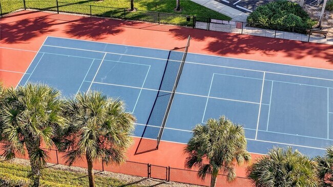 Building Photo - 209 Robin Hood Cir