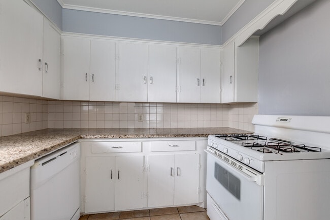 Building Photo - 6517 E Mockingbird Ln