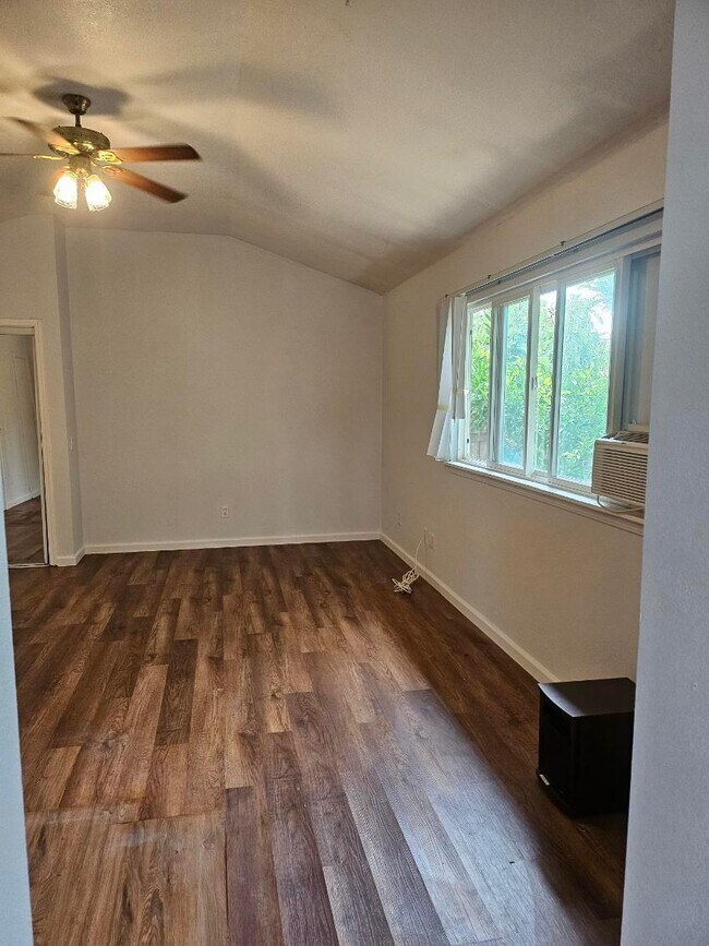 Building Photo - 561 Tiffin Pl