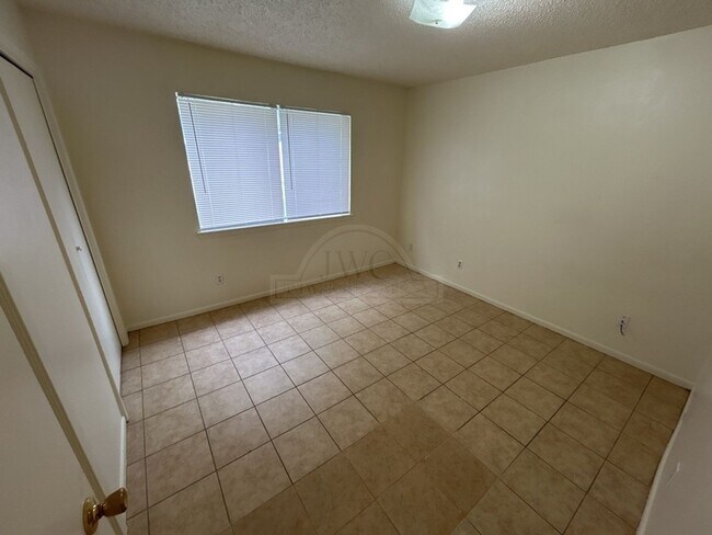 Building Photo - 2108 Hunt Dr