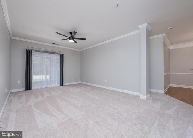Building Photo - 5800 Clipper Ln